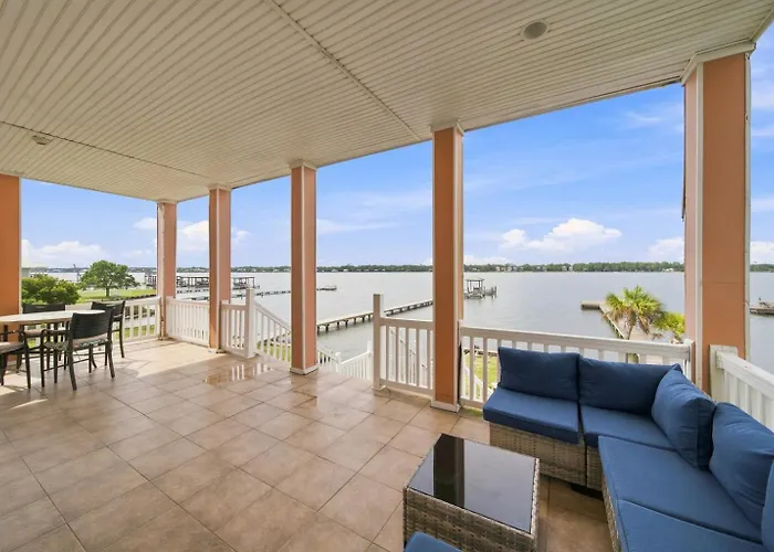 Country house Eagles Nest Krusty Crab Sleeps 20 Bay View Dogs Ok *