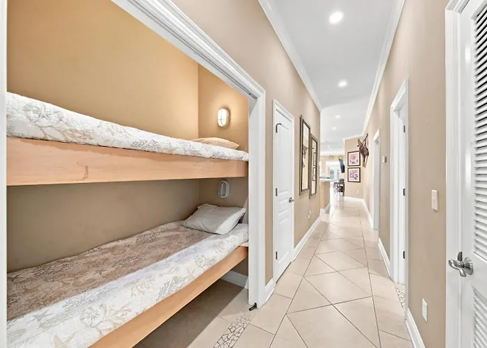 Eagles Nest Krusty Crab Sleeps 20 Bay View Dogs Ok * Gulf Shores